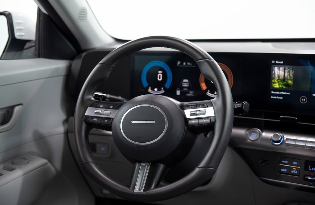 Used 2025 Hyundai Kona SEL AWD/4WD image 19