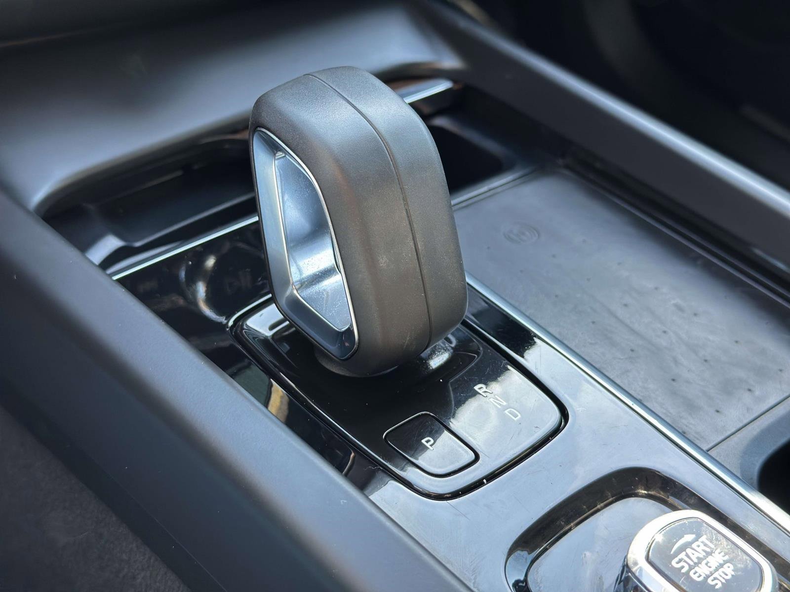 Used 2022 Volvo XC60 B5 Momentum w/ Climate Package image 13