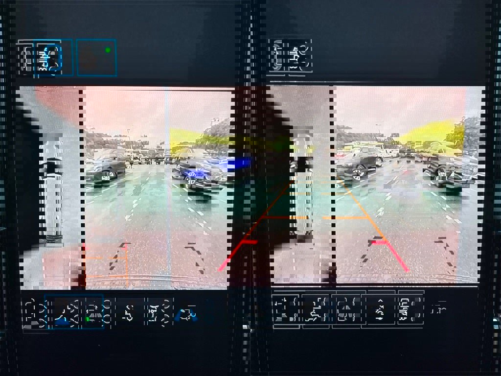 Used 2025 GMC Yukon AT4 Ultimate w/ LPO, Floor Liner Package image 21