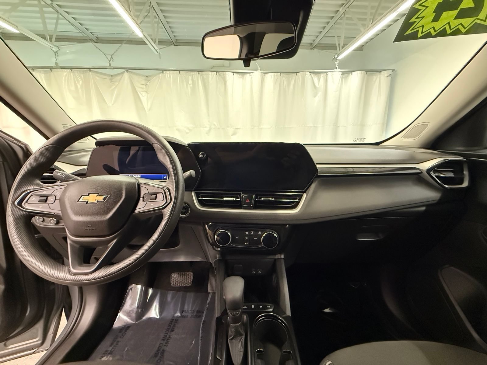 Used 2024 Chevrolet TrailBlazer LT AWD/4WD image 17