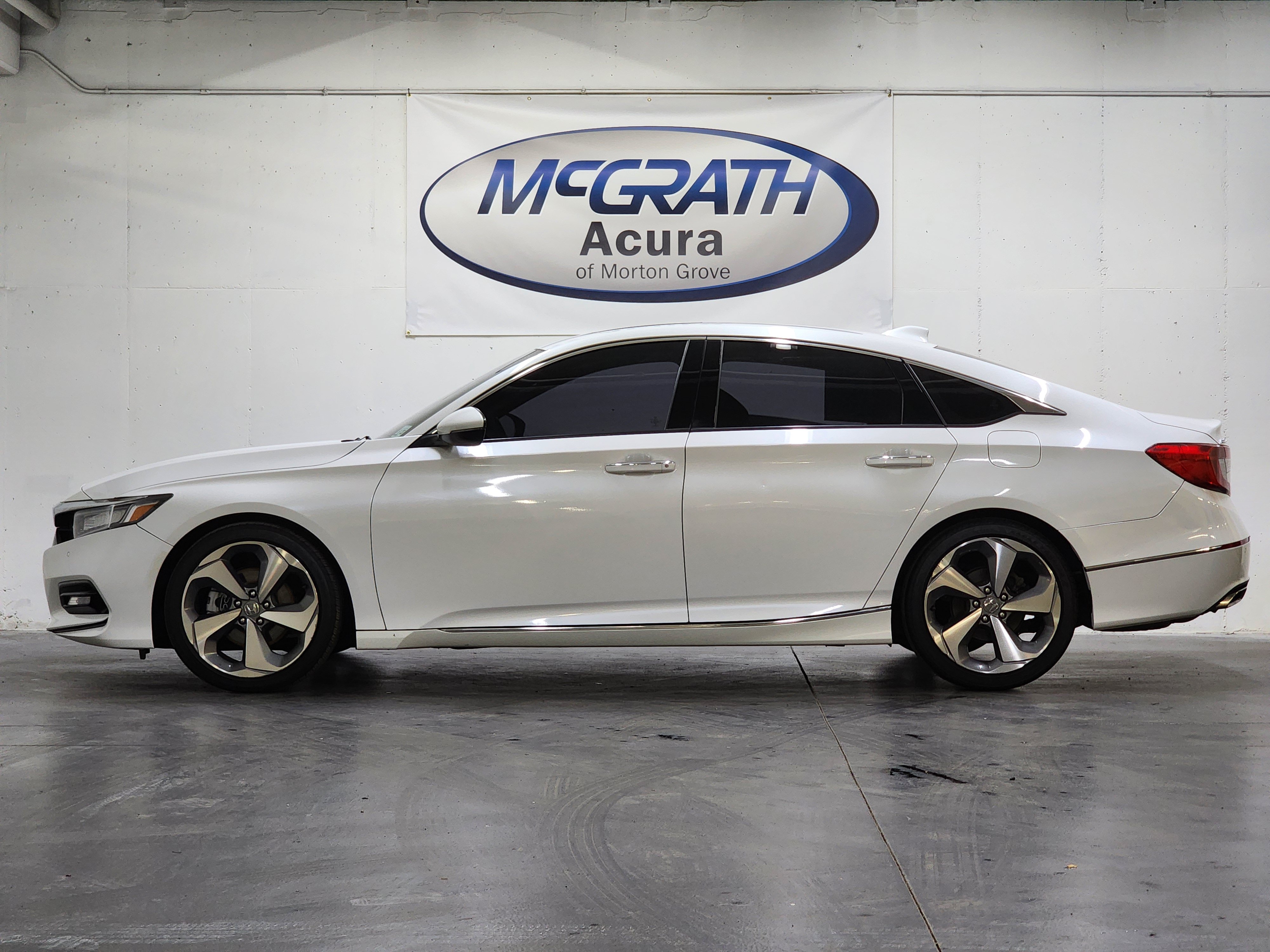 Used 2018 Honda Accord Touring image 10