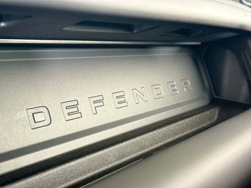 Used 2025 Land Rover Defender 110 S image 22