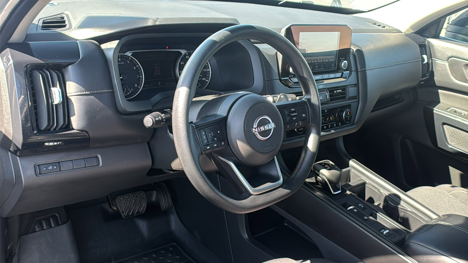 Used 2024 Nissan Pathfinder S FWD image 19