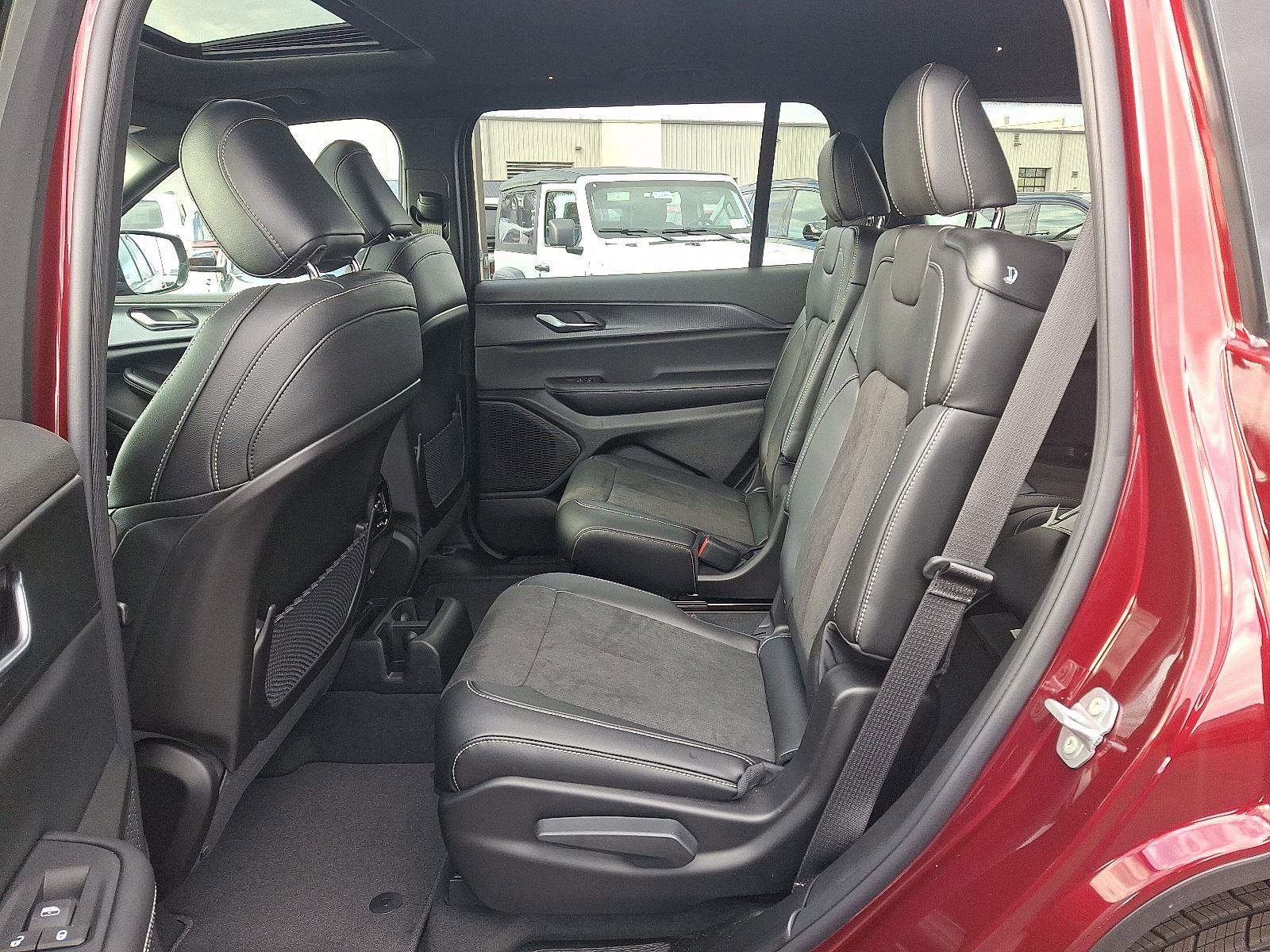 New 2025 Jeep Grand Cherokee L Altitude image 7