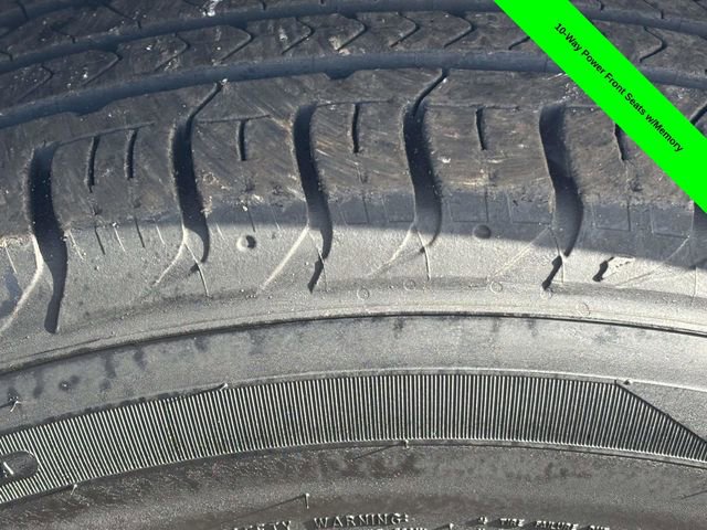 Used 2016 Land Rover Discovery Sport HSE image 32