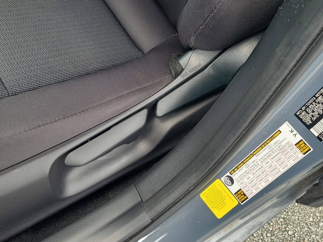 Used 2024 Toyota Prius LE FWD image 17