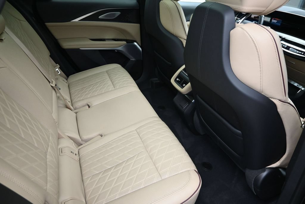 Used 2026 Cadillac Lyriq Signature Luxury w/ Nappa Leather Package AWD/4WD image 32