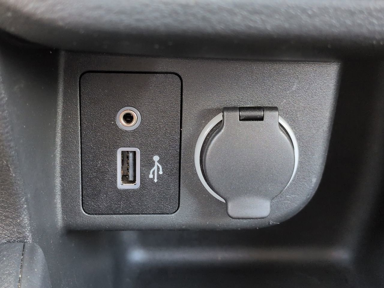 Used 2023 Nissan Kicks S FWD image 21