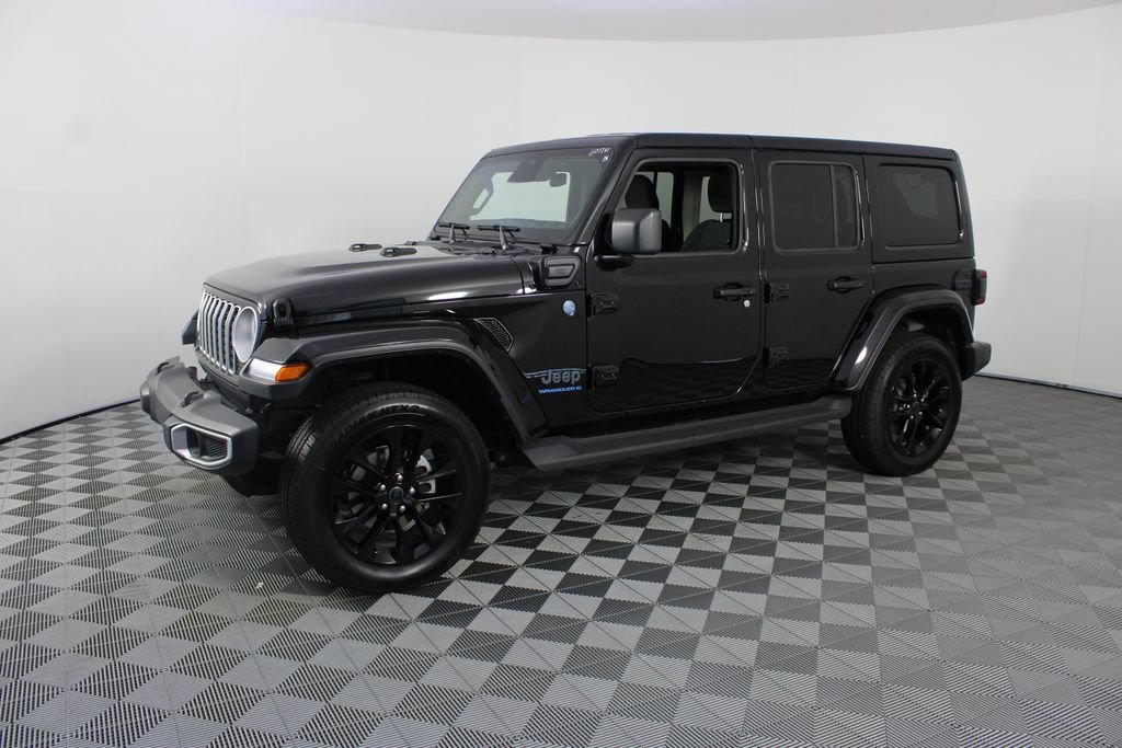 Used 2025 Jeep Wrangler Unlimited Sahara AWD/4WD image 2