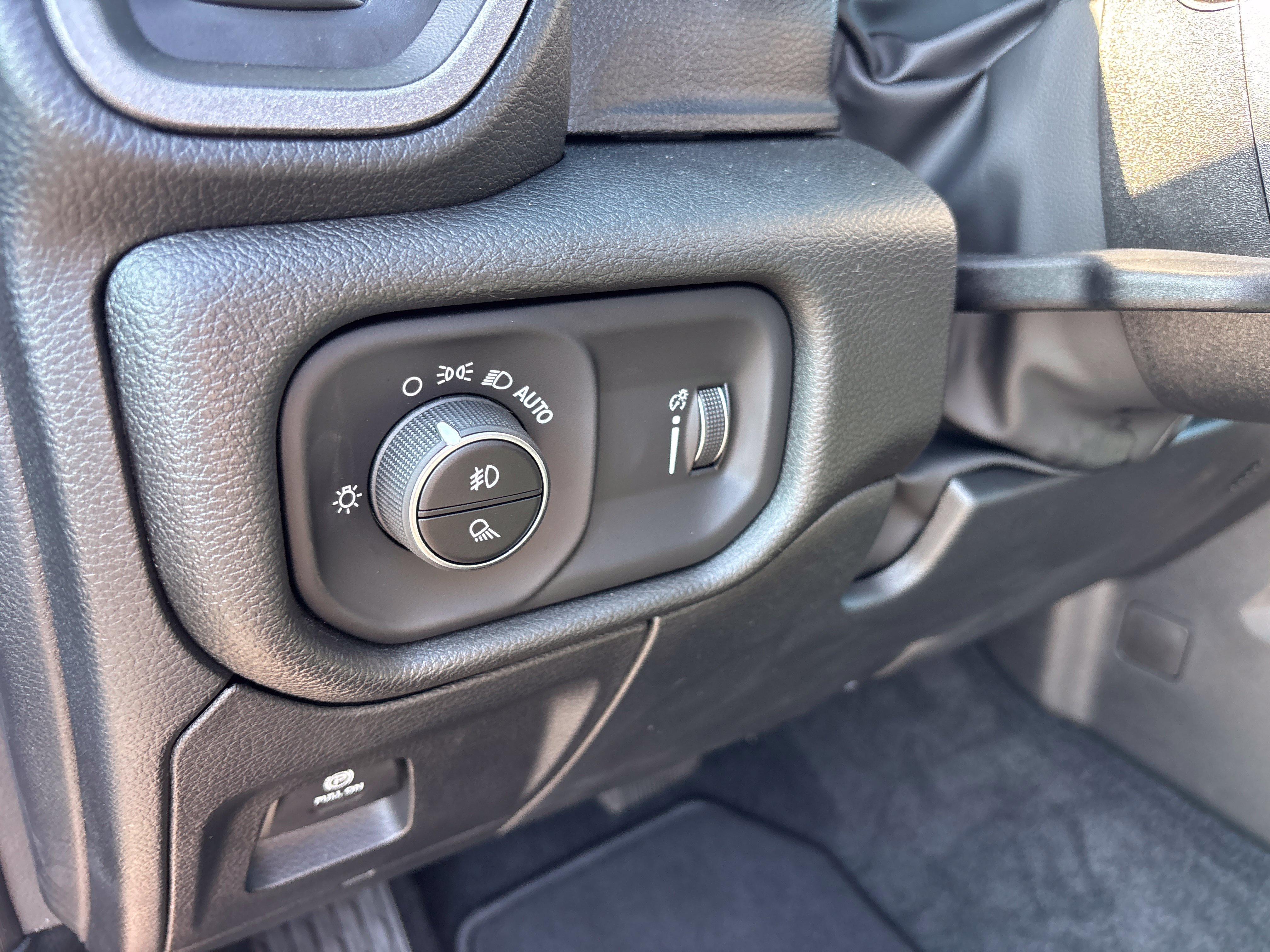 New 2027 RAM 1500 Express AWD/4WD image 11