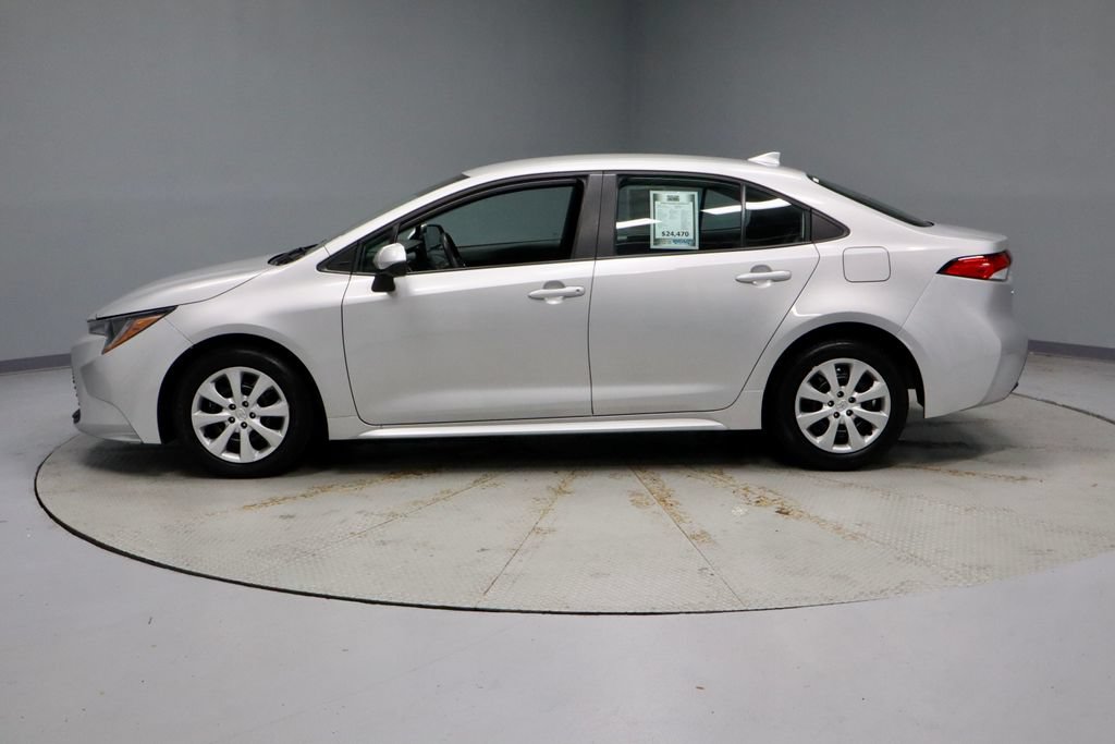Used 2025 Toyota Corolla LE FWD image 8