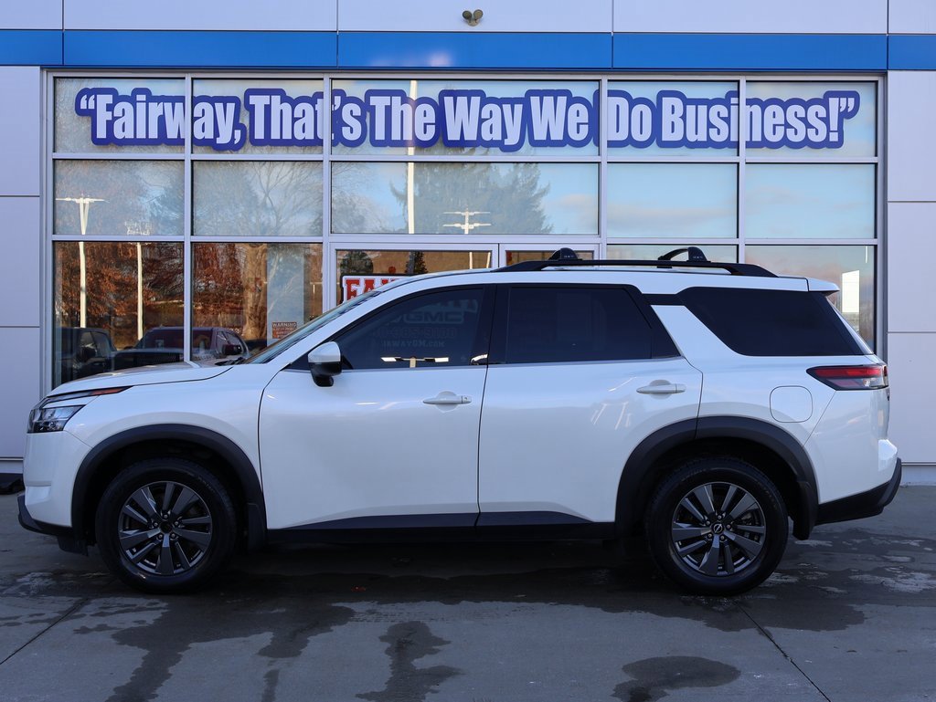 Used 2022 Nissan Pathfinder SV image 7