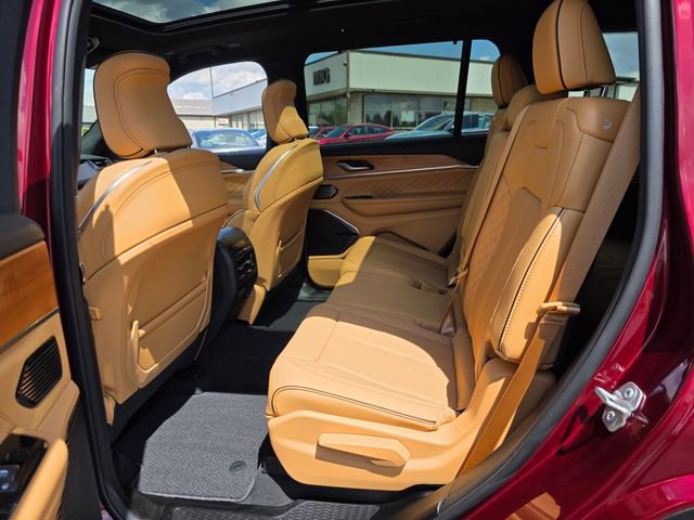 Used 2024 Jeep Grand Cherokee L Summit AWD/4WD image 43