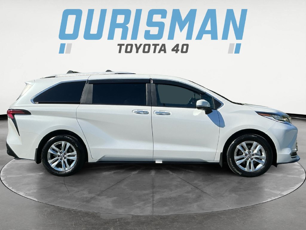Used 2025 Toyota Sienna Limited AWD/4WD image 8