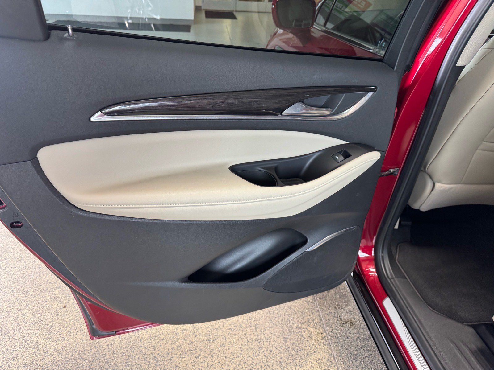 Certified 2019 Buick Enclave Essence w/ Trailering Package, 5000 lbs. AWD/4WD image 12