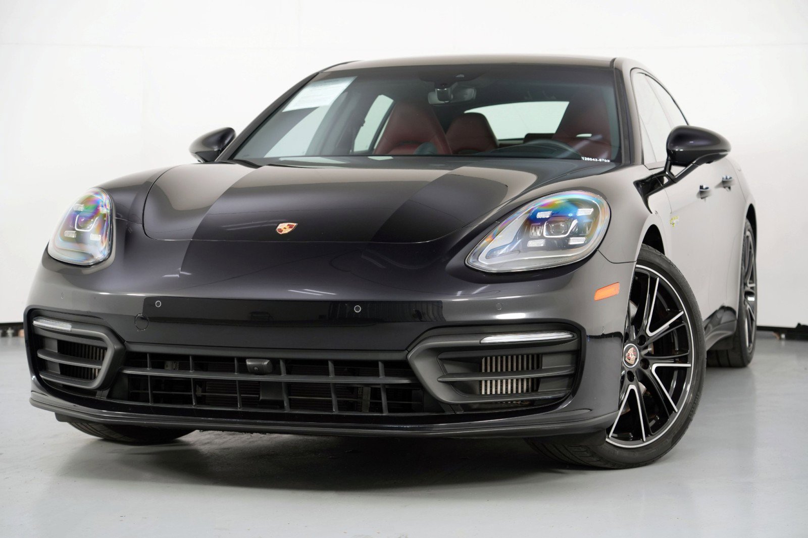 Used 2022 Porsche Panamera 4 w/ Premium Package AWD/4WD image 3