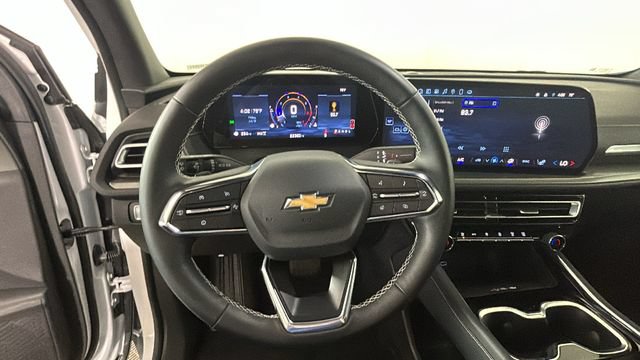 Used 2025 Chevrolet Traverse LT AWD/4WD image 14