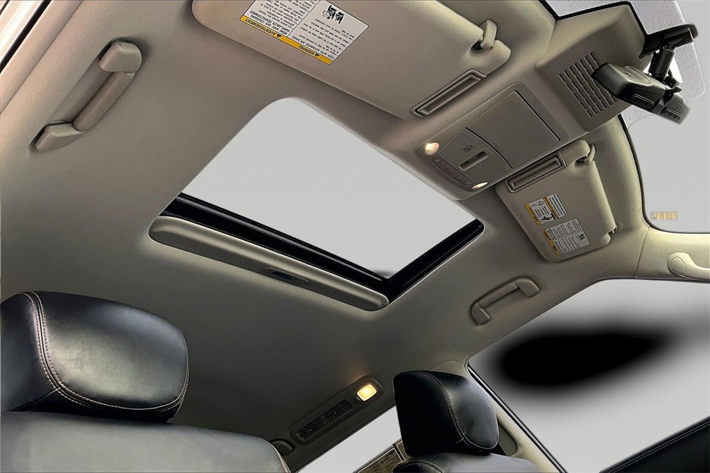 Used 2019 Nissan Armada Platinum w/ Captain's Chairs Package image 22