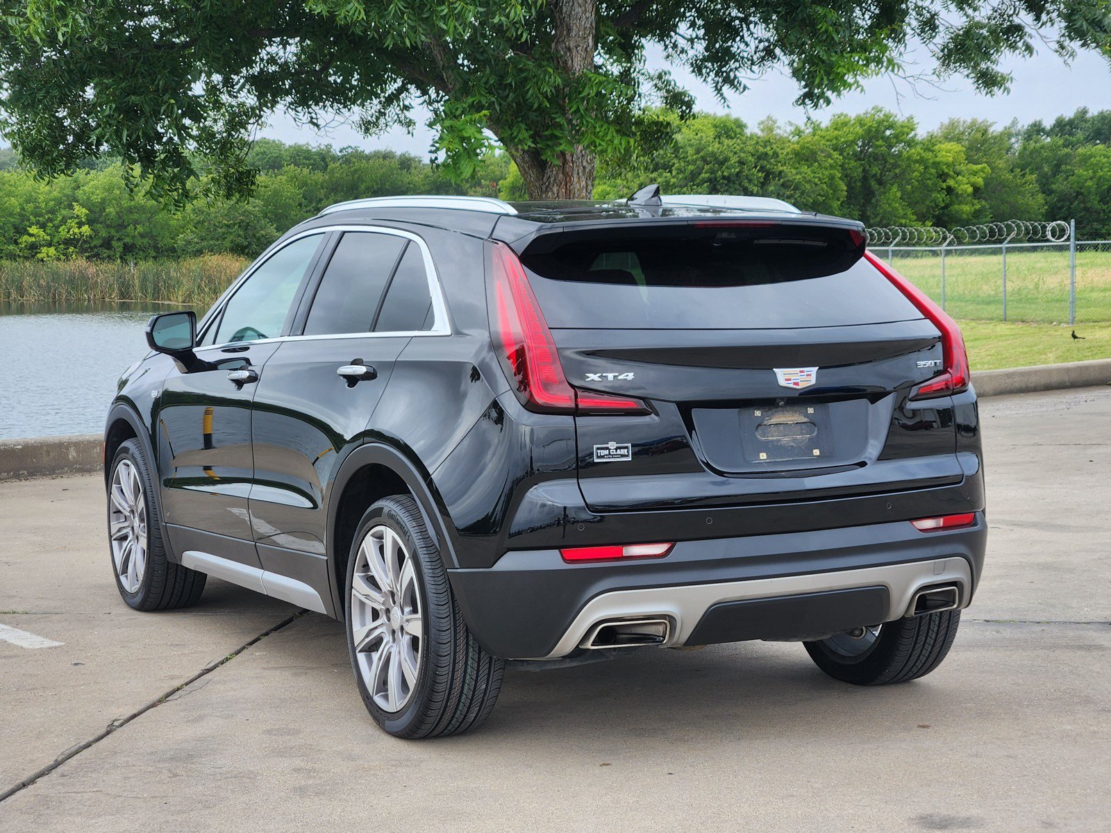 Certified 2023 Cadillac XT4 Premium Luxury w/ Enhanced Visibility Package FWD image 3
