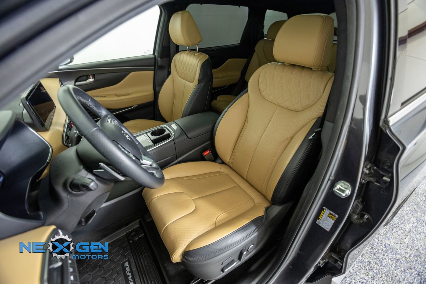 Used 2023 Hyundai Santa Fe Calligraphy AWD/4WD image 23