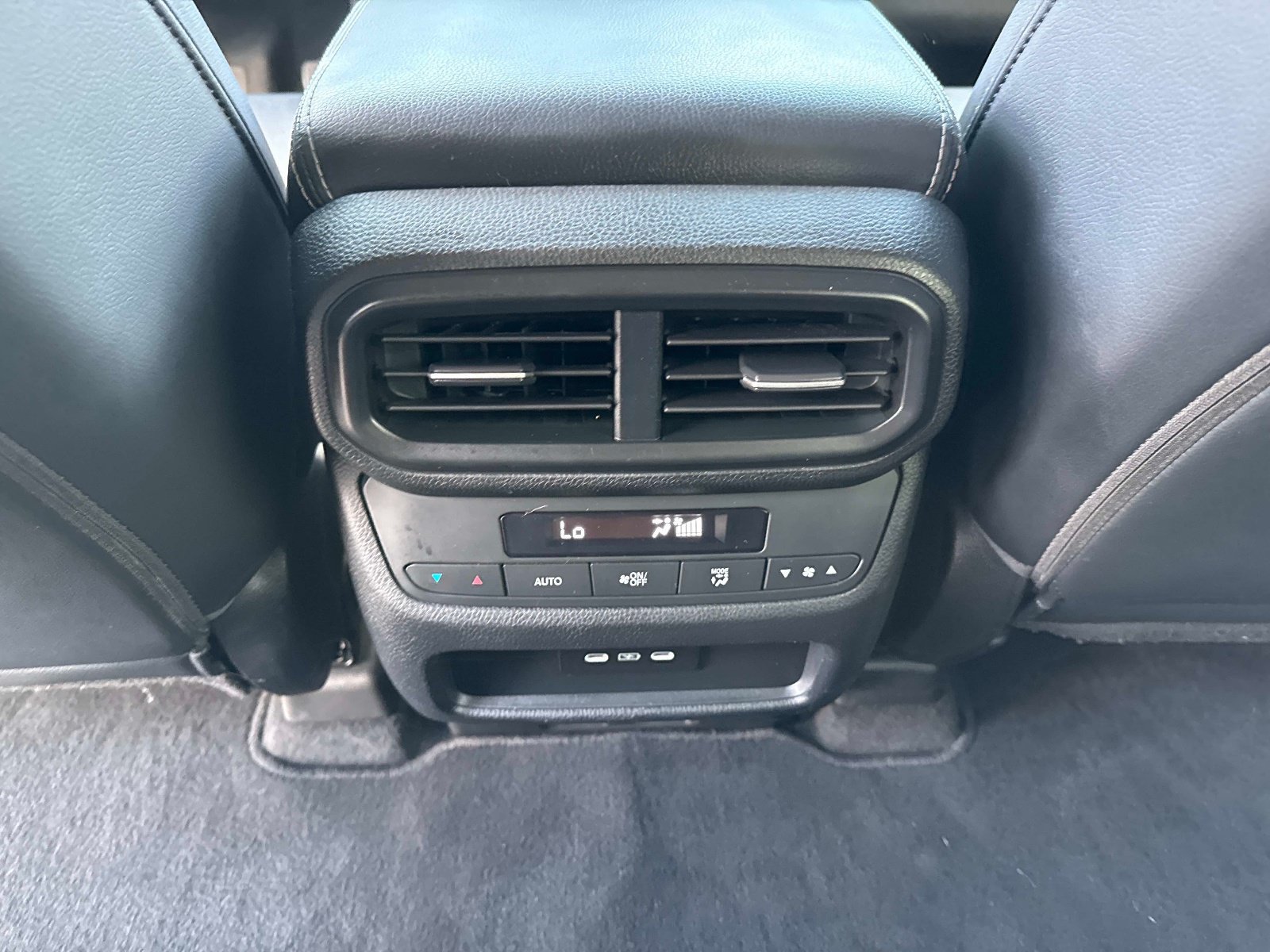 Used 2024 Honda Pilot Touring image 17