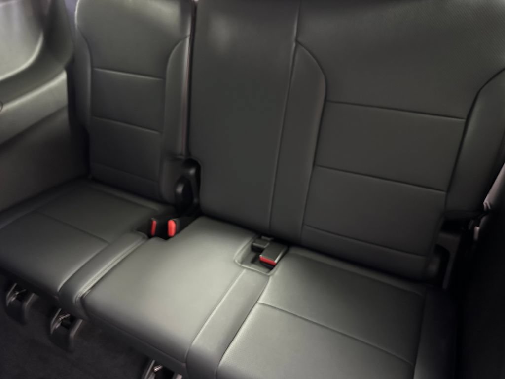 Used 2025 Chevrolet Traverse Z71 w/ Enhanced Driving Package AWD/4WD image 30