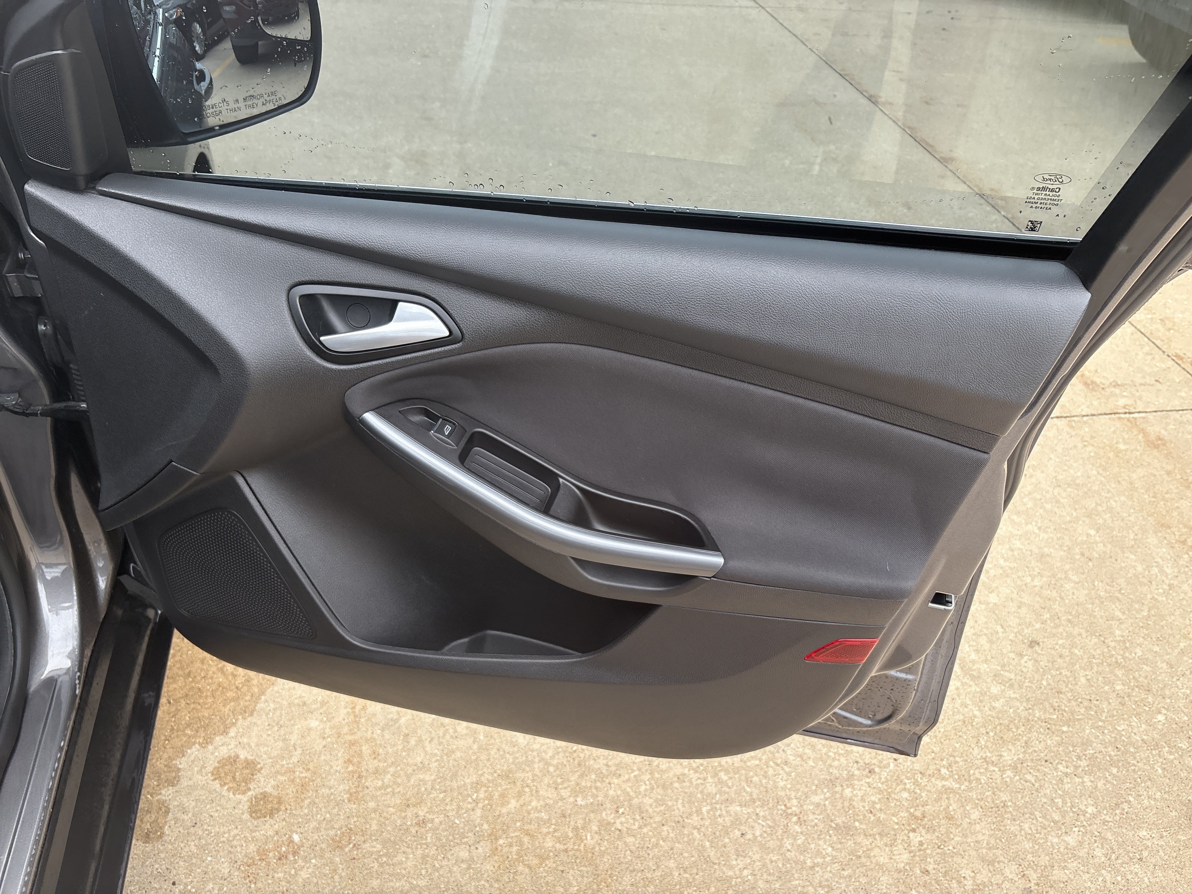 Used 2013 Ford Focus Titanium w/ Titanium Handling Pkg FWD image 20