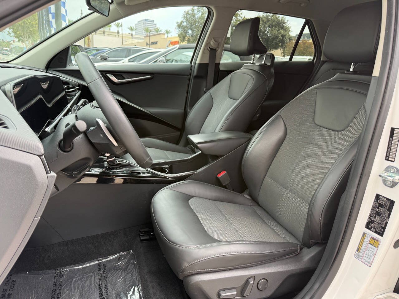 Used 2024 Kia Niro EX FWD image 22