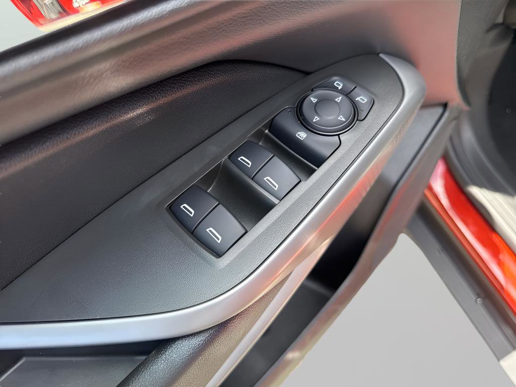 Used 2024 Chevrolet Trax RS w/ Driver Confidence Package FWD image 19