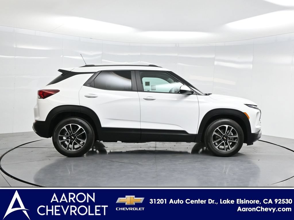 New 2025 Chevrolet TrailBlazer LT w/ Convenience Package FWD image 39