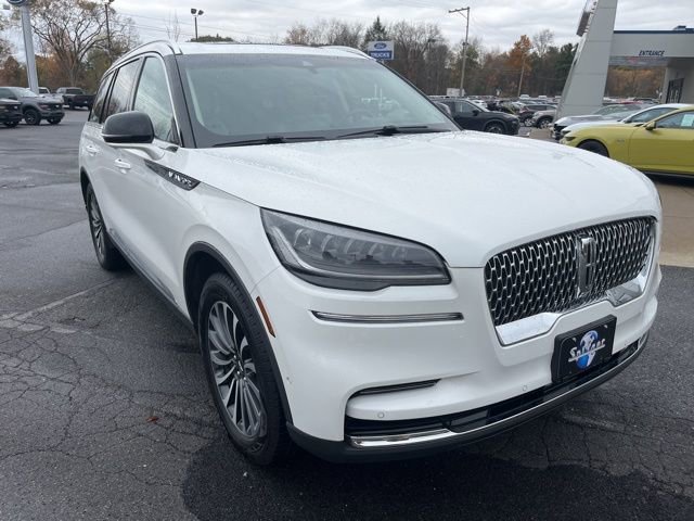 Used 2023 Lincoln Aviator Reserve w/ Equipment Group 201A image 2