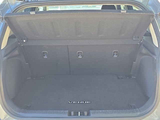 Used 2023 Hyundai Venue SE image 10
