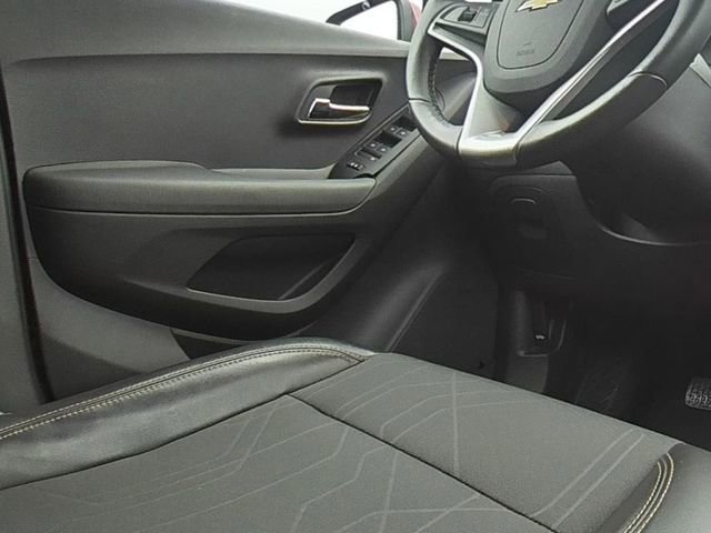 Used 2019 Chevrolet Trax LT w/ Driver Confidence Package image 16