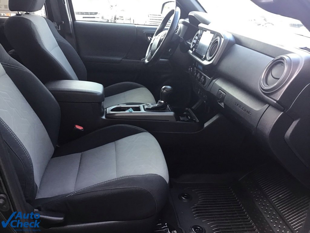 Used 2022 Toyota Tacoma TRD Off-Road image 19