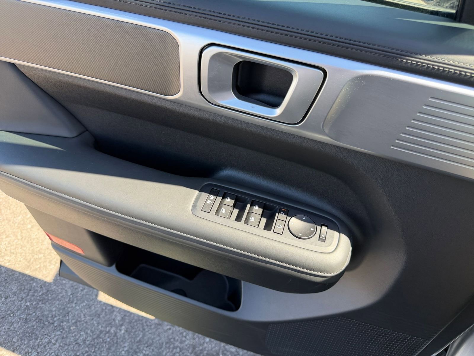 Used 2025 Hyundai Santa Fe SEL image 18