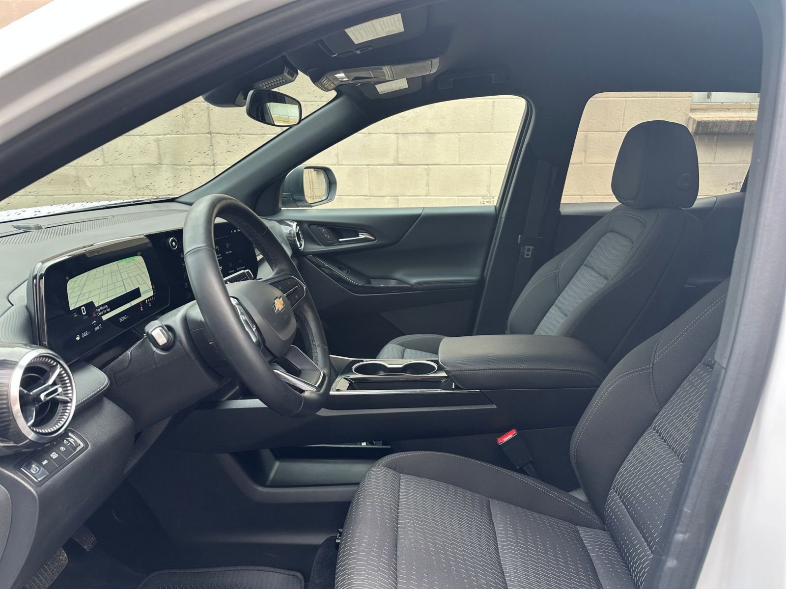 Used 2025 Chevrolet Equinox LT image 25