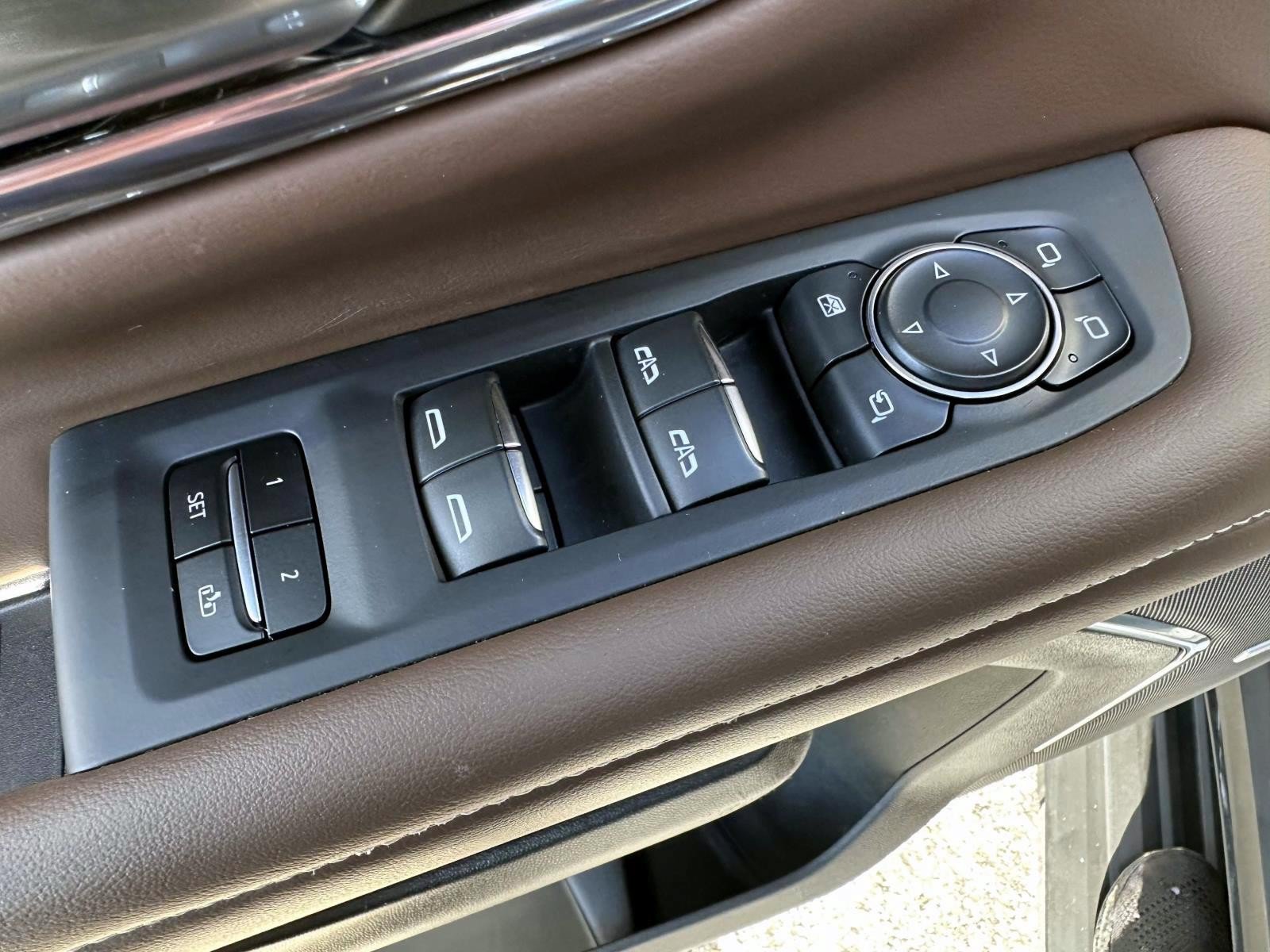 Used 2023 Chevrolet Suburban High Country w/ Advanced Technology Package AWD/4WD image 9