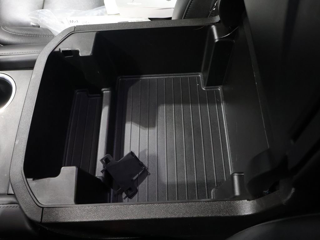 Used 2022 Chevrolet Suburban Z71 w/ Z71 Off-Road Package image 35