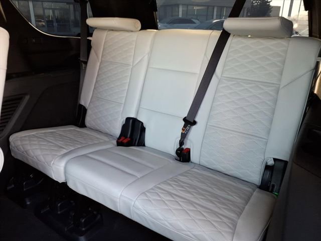 Used 2025 Cadillac Escalade Sport Platinum w/ LPO, ONYX Package image 20