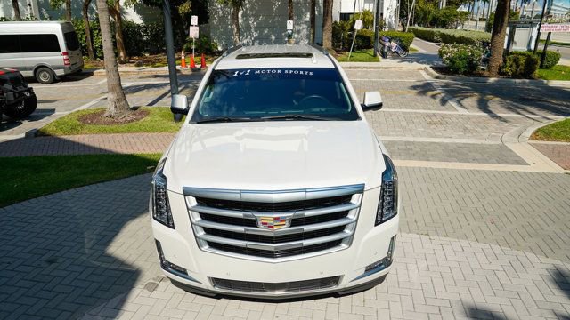 Used 2019 Cadillac Escalade ESV Premium Luxury RWD image 5