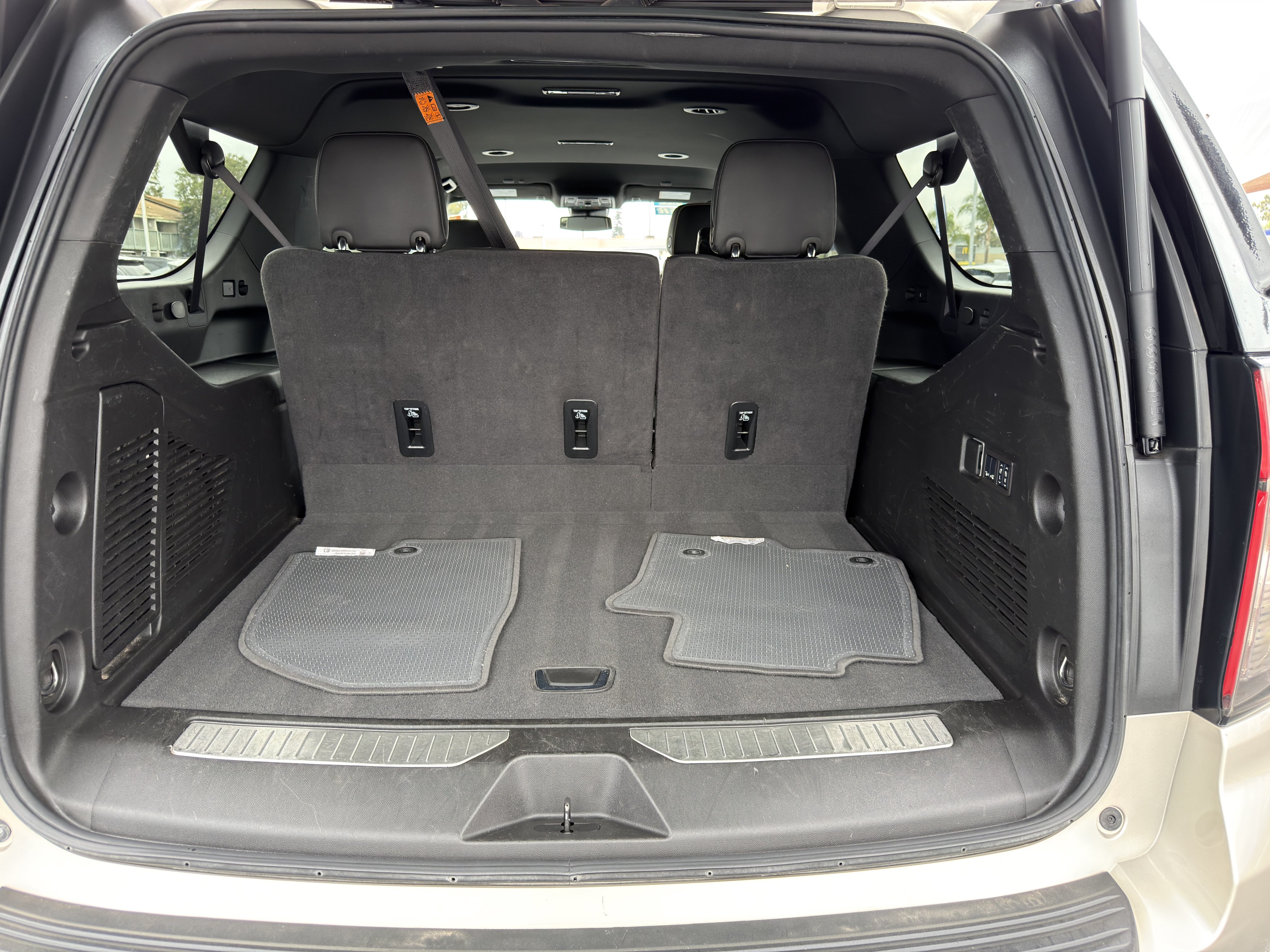 Used 2024 Chevrolet Suburban Premier AWD/4WD image 16
