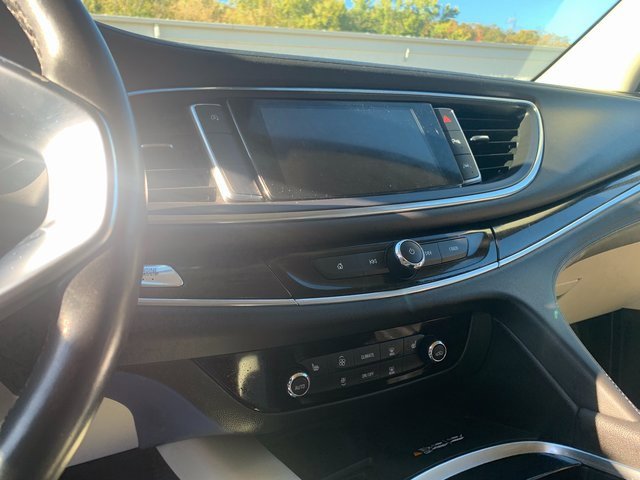 Used 2023 Buick Enclave Essence w/ Experience Buick Package image 9