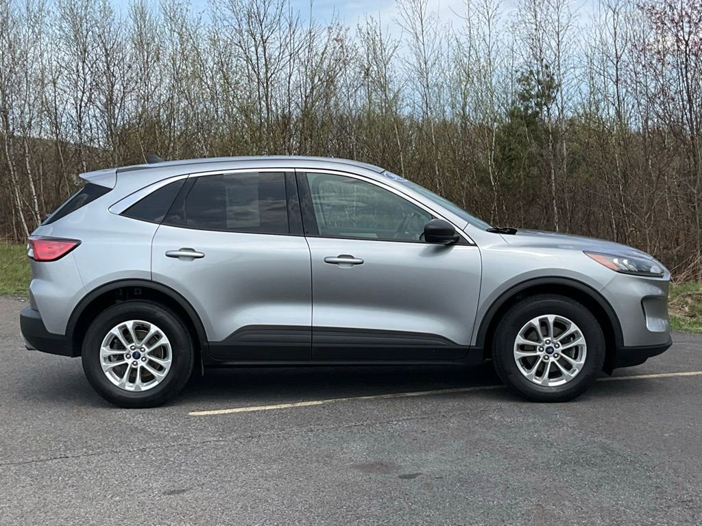 Certified 2022 Ford Escape SE w/ Cold Weather Package image 21