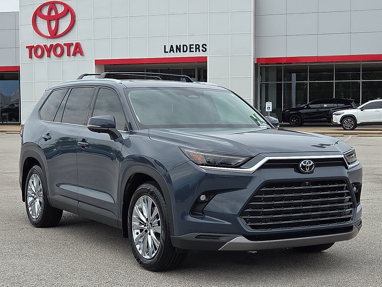 Used 2024 Toyota Grand Highlander AWD image 1