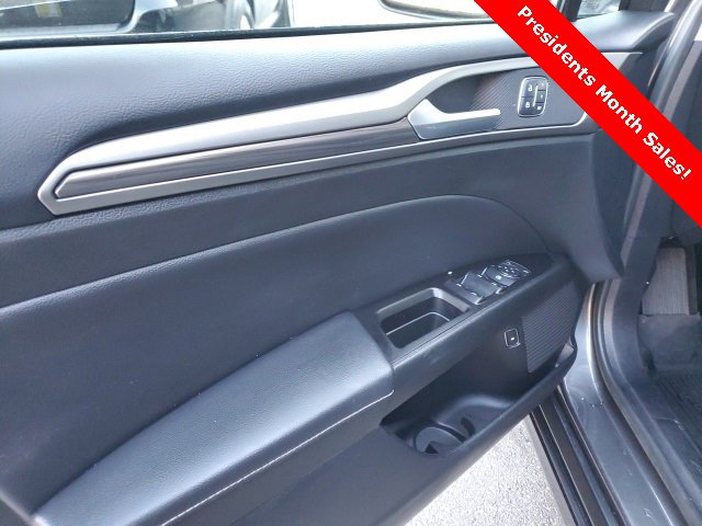 Used 2018 Ford Fusion Energi SE image 11