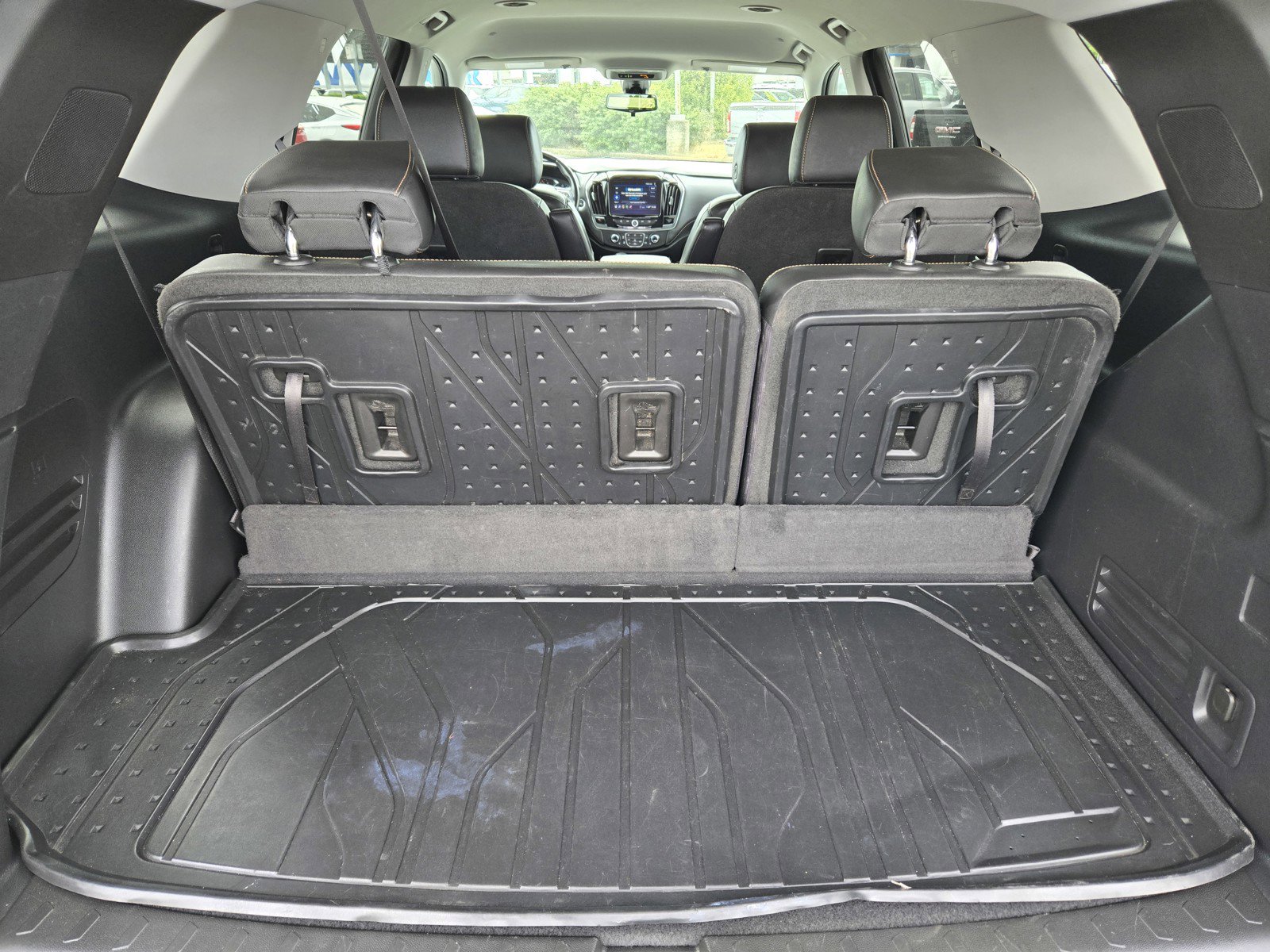 Used 2021 Chevrolet Traverse RS w/ LPO, Floor Liner Package image 9