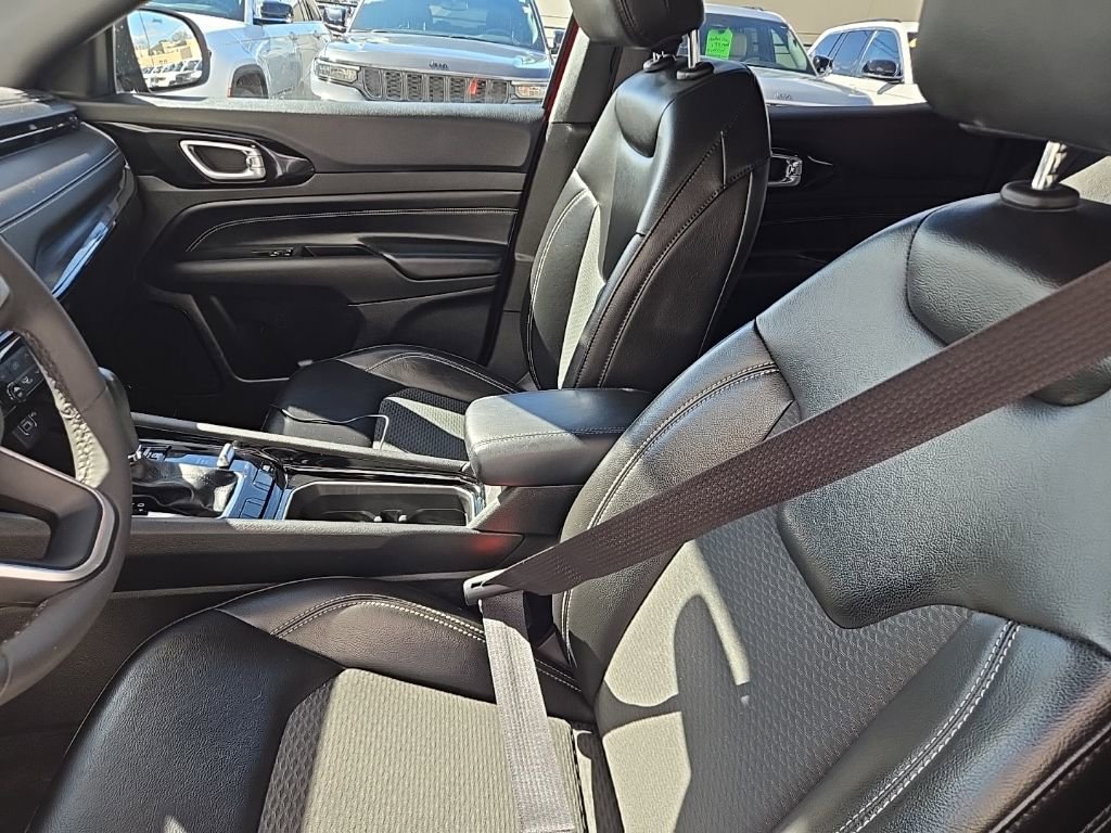 Used 2023 Jeep Compass Altitude w/ Convenience Group image 18