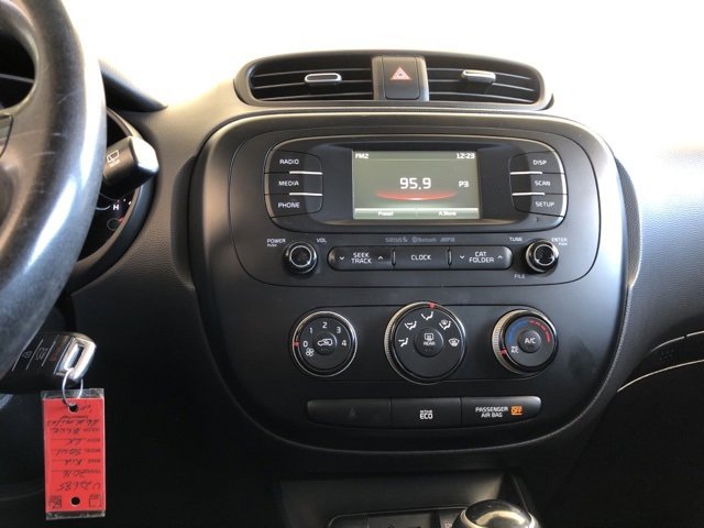 Used 2016 Kia Soul + image 27