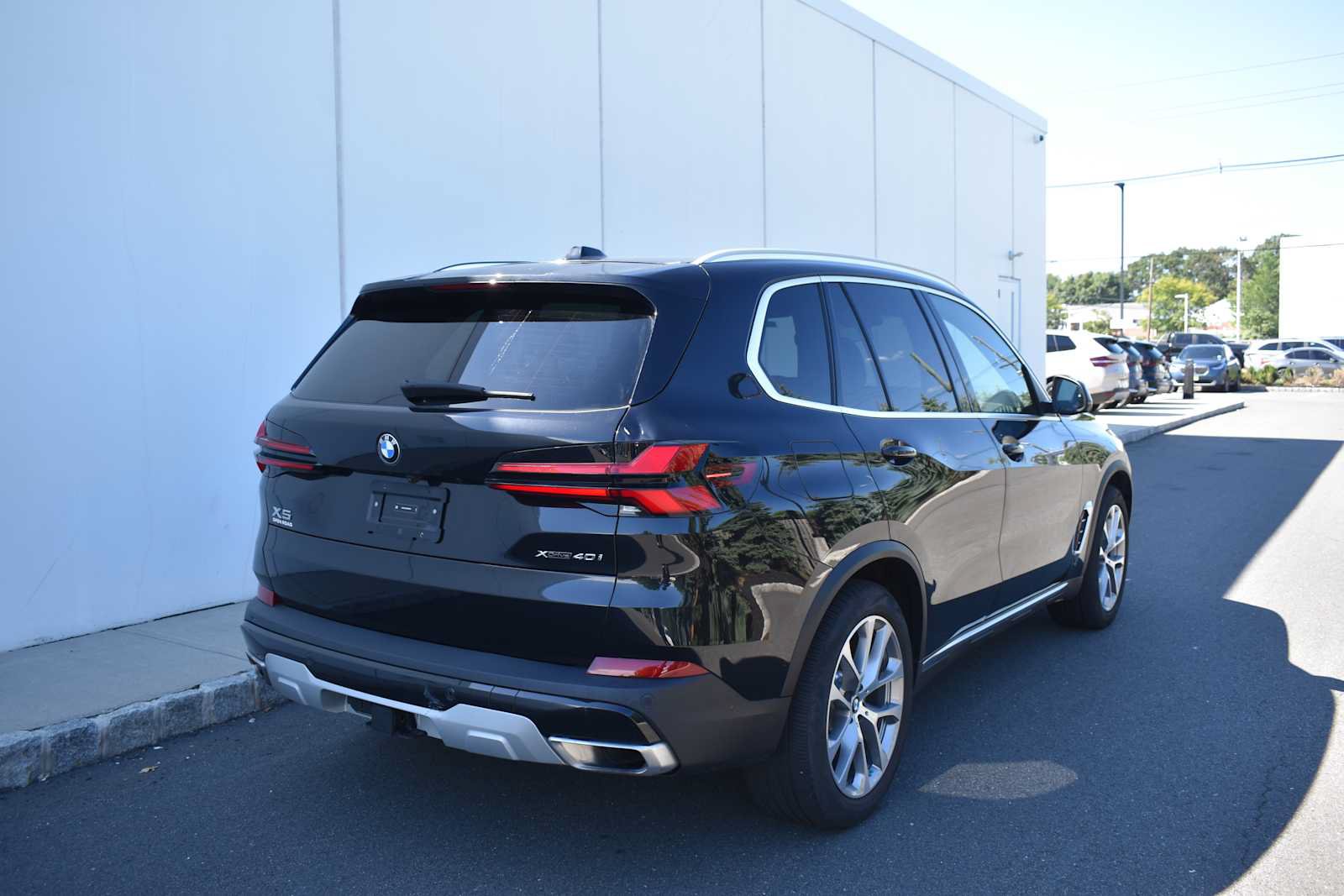 Used 2024 BMW X5 xDrive40i w/ Premium Package AWD/4WD image 5