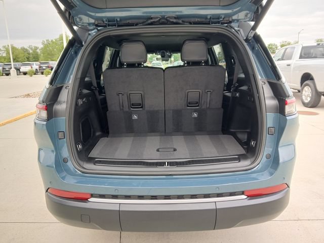 New 2026 Jeep Grand Cherokee L Limited w/ Trailer Tow Package AWD/4WD image 23